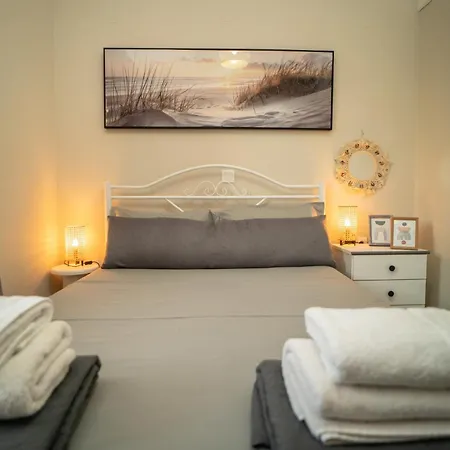 Mareluna -seaside Retreat Holiday home *