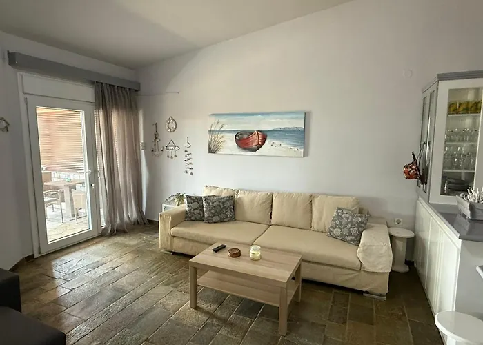 Front Sea House Dikella *